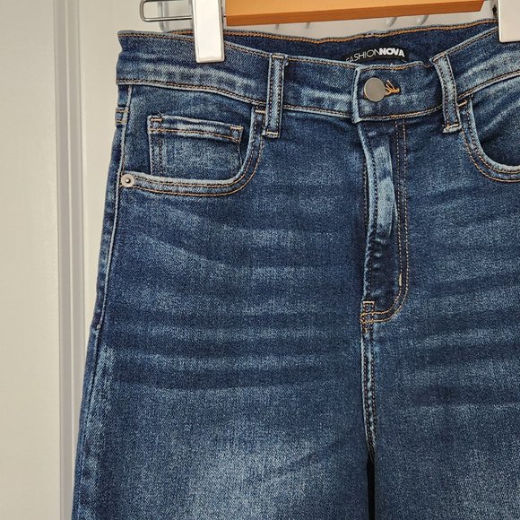 Stretch High Rise Straight Leg Jeans - Vintage Blue Wash - FASHION NOVA - Picture 2 of 9